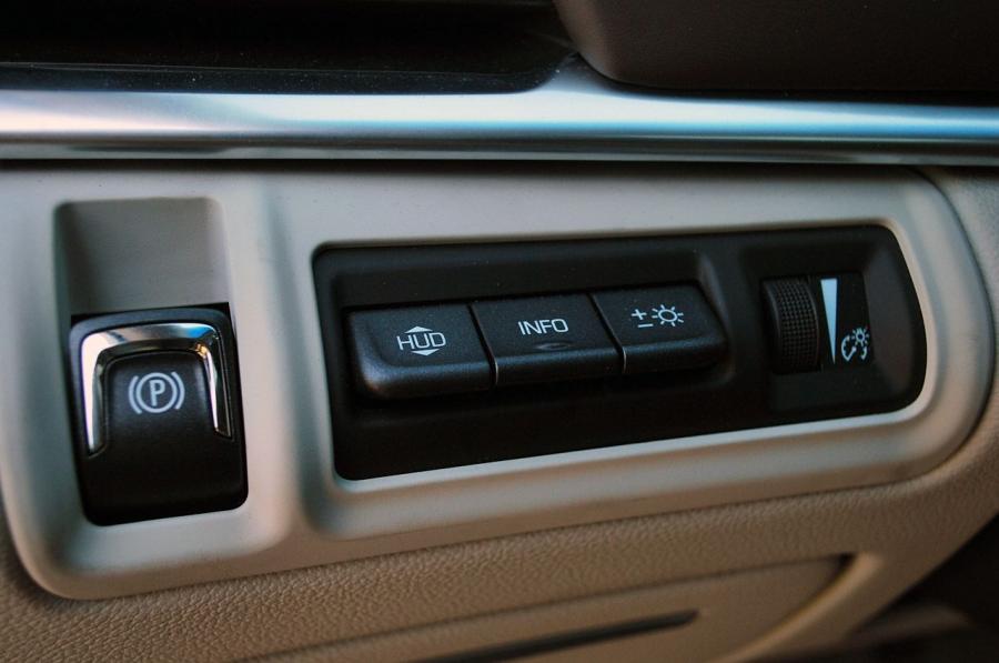  Cadillac XTS 2013 года  (фото 16 из 137)